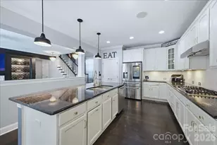 1825 Laveta Rd, Charlotte, NC 28269 - Photo 14
