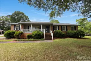 2077 Strafford Dr, Lancaster, SC 29720 - Photo 1