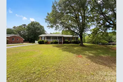 2077 Strafford Drive, Lancaster, SC 29720 - Photo 2