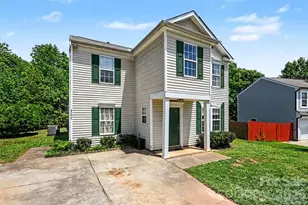 9306 Tiger Lily Ln, Charlotte, NC 28215 - Photo 2