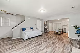 9306 Tiger Lily Ln, Charlotte, NC 28215 - Photo 6