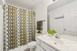 9306 Tiger Lily Ln, Charlotte, NC 28215 - Photo 20
