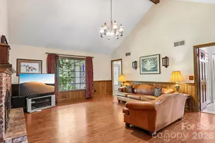 104 Finley St, Hendersonville, NC 28739 - Photo 12