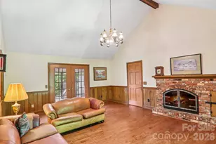 104 Finley St, Hendersonville, NC 28739 - Photo 10