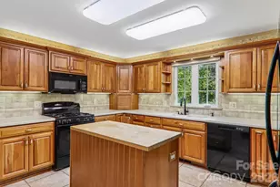 104 Finley St, Hendersonville, NC 28739 - Photo 18