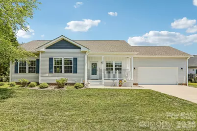 464 Riverwind Drive, Hendersonville, NC 28739 - Photo 2