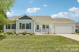 464 Riverwind Dr, Hendersonville, NC 28739 - Photo 2