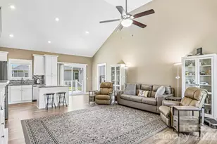 464 Riverwind Dr, Hendersonville, NC 28739 - Photo 8