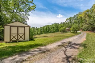195 Red Bird Rd, Spruce Pine, NC 28777 - Photo 48