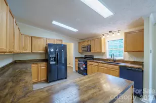 2780 Orangewood Ln, Newton, NC 28658 - Photo 16