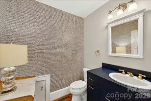 2208 E 5th St, Charlotte, NC 28204 - Photo 18