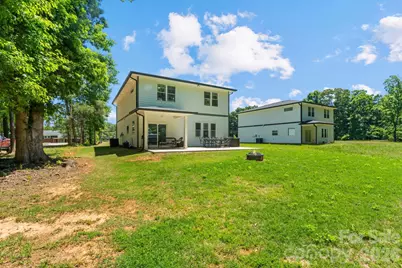 8925 Harrisburg Road, Charlotte, NC 28215 - Photo 6