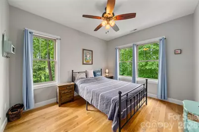 221 Courtland Place, Asheville, NC 28801 - Photo 20