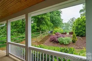 221 Courtland Pl, Asheville, NC 28801 - Photo 2