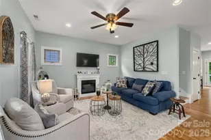 221 Courtland Pl, Asheville, NC 28801 - Photo 8