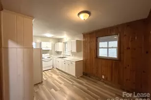 2000 Weststone Dr, Charlotte, NC 28208 - Photo 4
