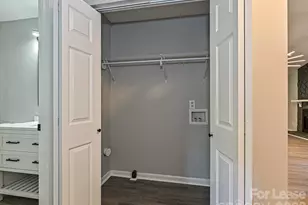 633 Pennwood Ln, Charlotte, NC 28215 - Photo 26