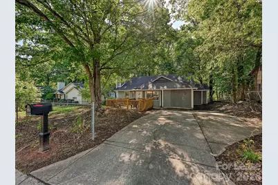 633 Pennwood Lane, Charlotte, NC 28215 - Photo 10