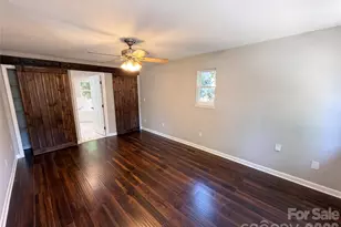 1322 Carolyn Dr, Charlotte, NC 28205 - Photo 4