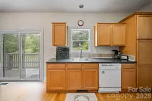 233 Thompson Cv Rd, Clyde, NC 28721 - Photo 16