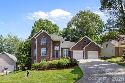 9111 Brocklehurst Lane, Charlotte, NC 28215 - Photo 2