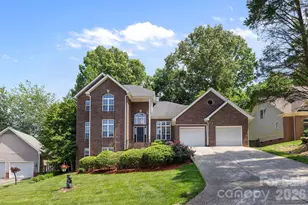 9111 Brocklehurst Ln, Charlotte, NC 28215 - Photo 2