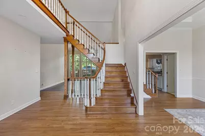 9111 Brocklehurst Lane, Charlotte, NC 28215 - Photo 6