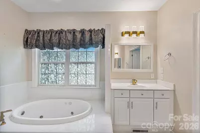 9111 Brocklehurst Lane, Charlotte, NC 28215 - Photo 24