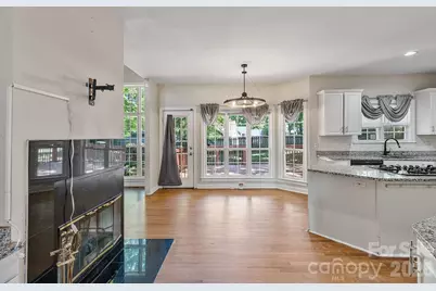 9111 Brocklehurst Lane, Charlotte, NC 28215 - Photo 16