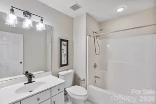 9111 Brocklehurst Ln, Charlotte, NC 28215 - Photo 32