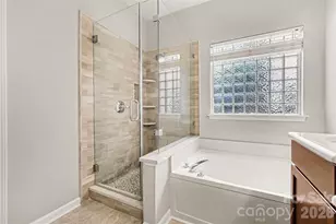 10312 Fairbourne Ct, Charlotte, NC 28269 - Photo 16