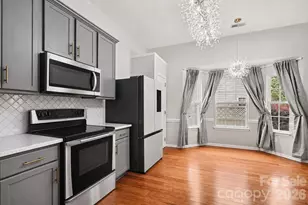 10312 Fairbourne Ct, Charlotte, NC 28269 - Photo 10