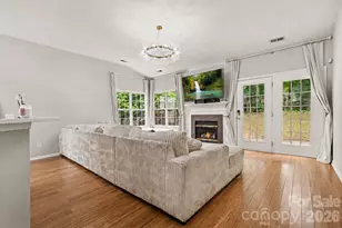 10312 Fairbourne Ct, Charlotte, NC 28269 - Photo 4