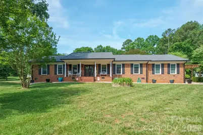 435 W Central Avenue, Mount Holly, NC 28120 - Photo 1