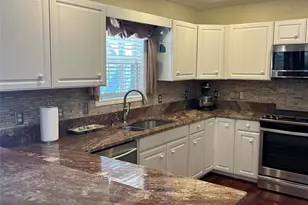 323 Swamp Fox Dr, Fort Mill, SC 29715 - Photo 8