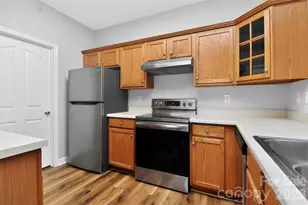 16809 Doe Valley Ct, Cornelius, NC 28031 - Photo 2