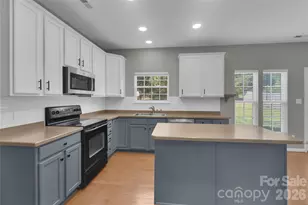1007 ButterBurr Dr, Matthews, NC 28104 - Photo 4