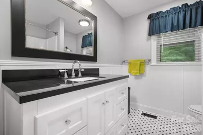 508 2nd Avenue NE, Conover, NC 28613 - Photo 14