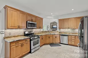 547 Pinnacle Peak Ln, Flat Rock, NC 28731 - Photo 18