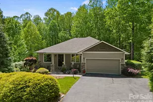 547 Pinnacle Peak Ln, Flat Rock, NC 28731 - Photo 2