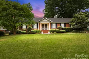 2310 Rocky Knoll Dr, Charlotte, NC 28210 - Photo 2