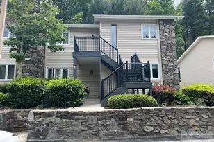610 Britton Creek Dr, Hendersonville, NC 28791 - Photo 2