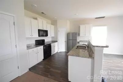9709 Weikert Road, Charlotte, NC 28215 - Photo 6