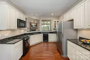 113 Chancery Ct, Flat Rock, NC 28731 - Photo 16