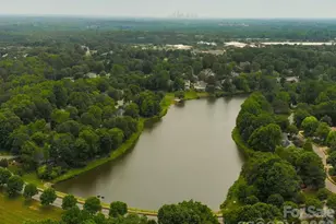 5028 Foxbriar Trail, Charlotte, NC 28269 - Photo 2