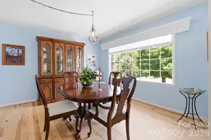 912 Briggs St NW, Valdese, NC 28690 - Photo 6