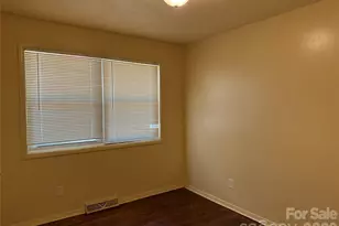 4101 Foxford Pl, Charlotte, NC 28215 - Photo 6