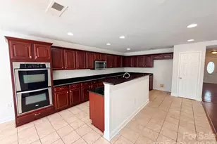 10016 Markus Dr, Charlotte, NC 28227 - Photo 2