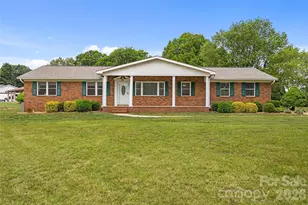 2430 Old Cedarwood Dr NW, Concord, NC 28027 - Photo 2