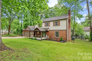 4 Beechwood Lakes Dr, Hendersonville, NC 28792 - Photo 2
